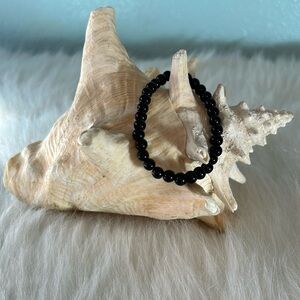 Black round beaded stretch bracelet✨